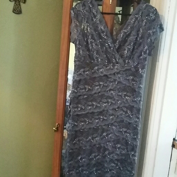 MARINA Dresses & Skirts - ➕ Marina short sleeve tierd gray sequins dress